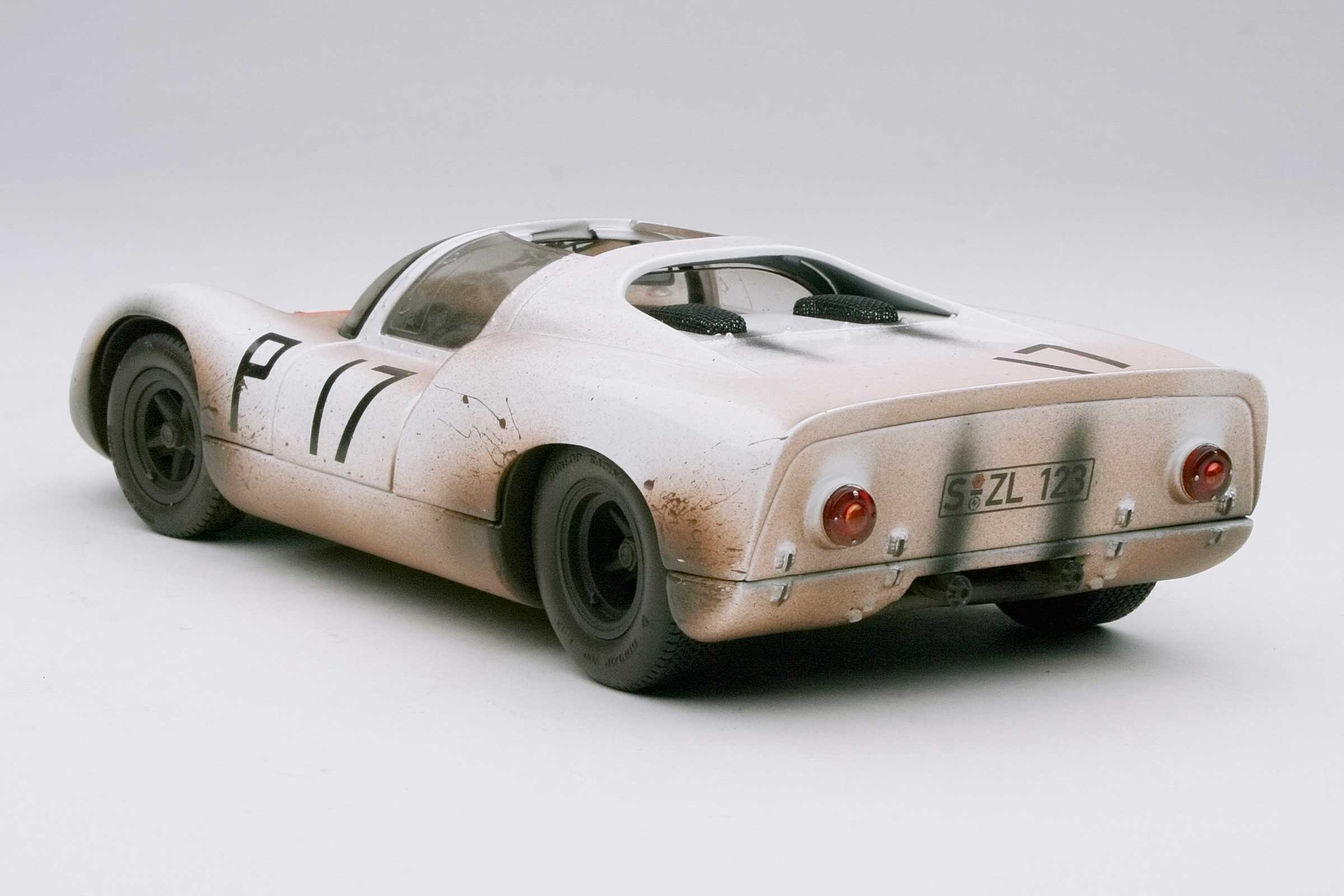 Exoto Porsche 910 | Winner, 1967 Nurburgring 1000 km | Udo Schutz, Joe Buzzetta | Finish Line Plus - Image 2