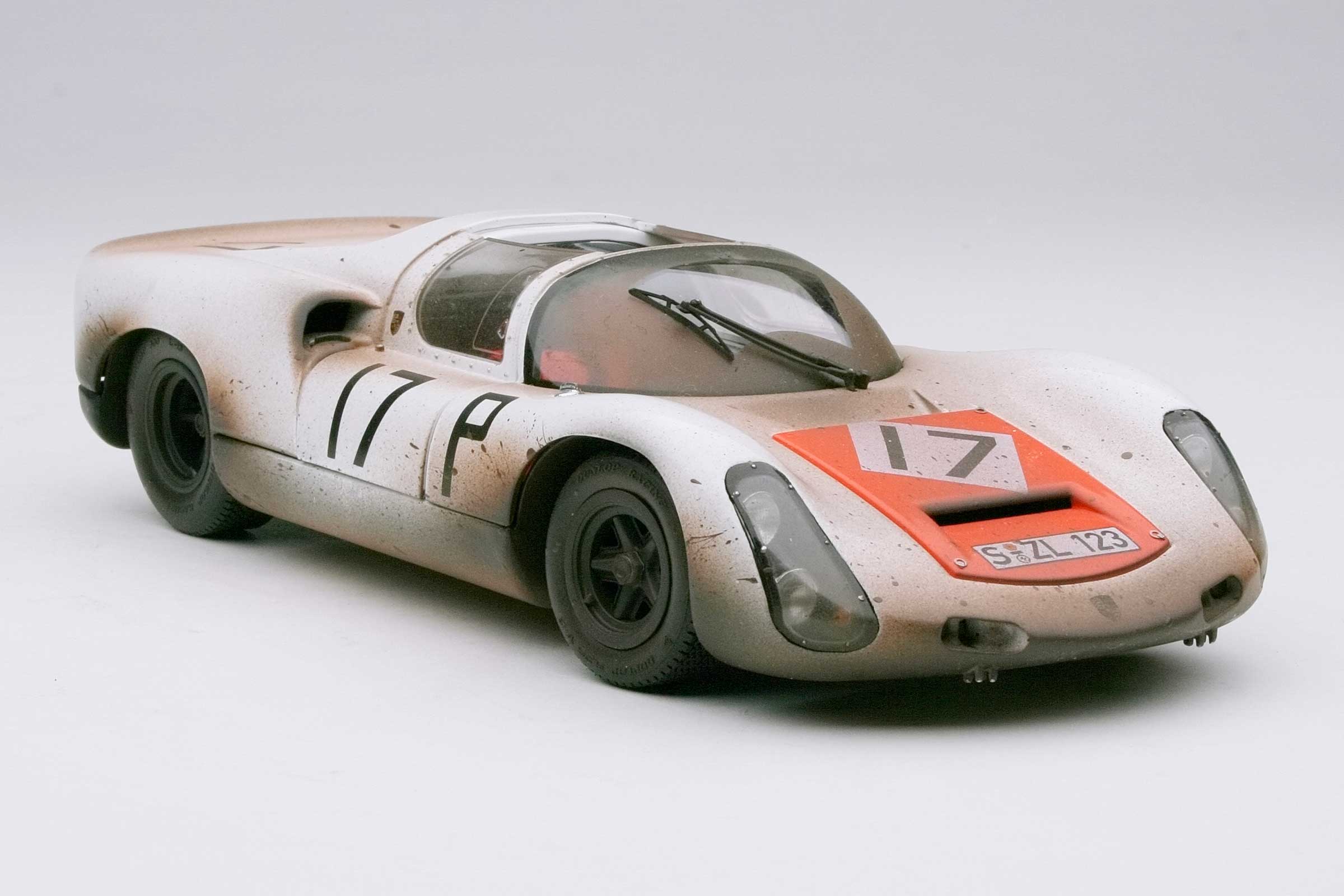 Exoto Porsche 910 | Winner, 1967 Nurburgring 1000 km | Udo Schutz, Joe Buzzetta | Finish Line Plus - Image 3